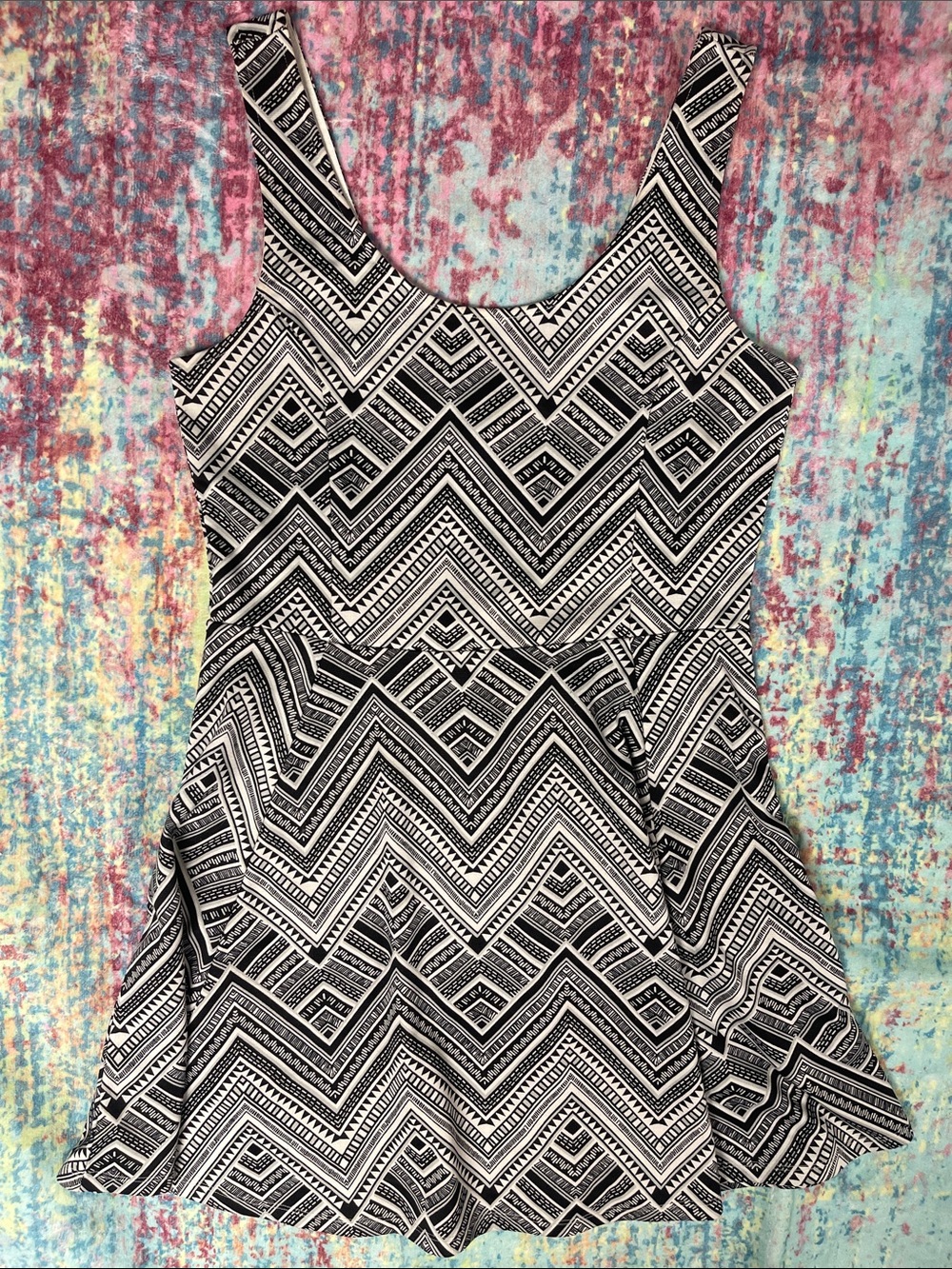 H&M Black and White Geometric Scoop Neck Mini Dress